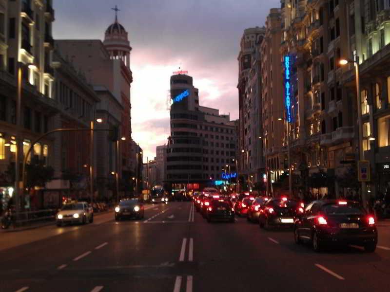 Gran Via Sol Apartamentos Madrid Esterno foto